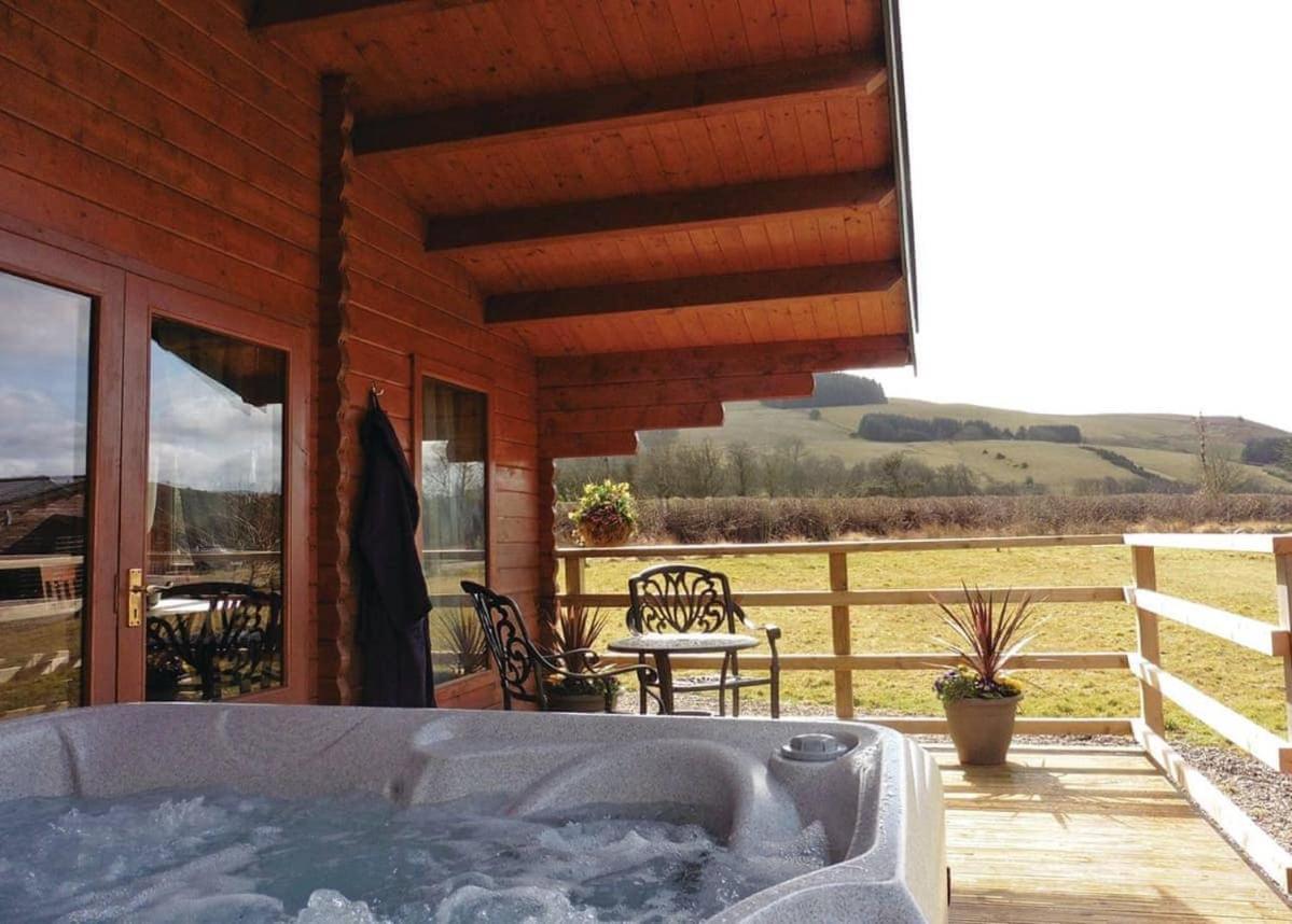 Mill Meadow Lodges Llanbister Extérieur photo